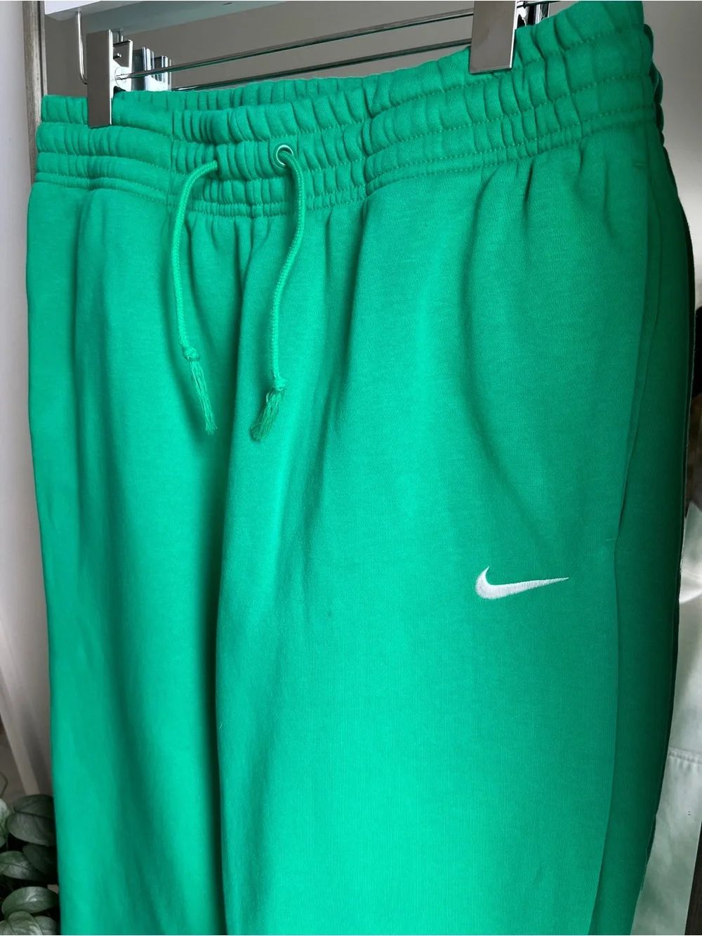 Nike Phoenix Fleece Mid-Rise Joggers, Style FZ7626-424, Size M